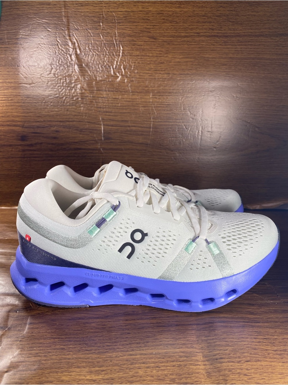 On Cloudsurfer women’s shoe size 9